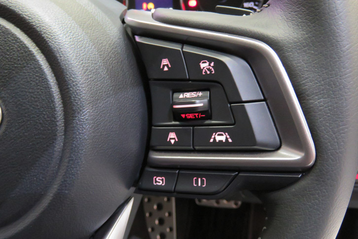 スバル・インプレッサ スポーツ（ステアリングホイール）