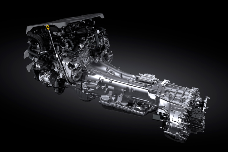 トランスミッションより“下流”のドライブトレインの仕様は、モデルやエンジン、グレードによらず全車共通。10段ATや副変速機、ファイナルギアの変速比なども一緒だ。