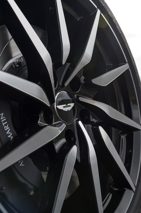 アストンマーティンDB11（ホイール）