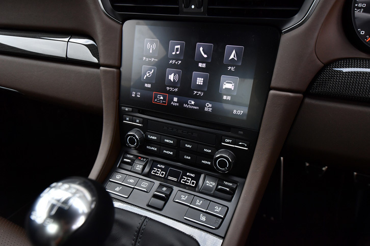 スマートフォンとの連携やタッチスクリーンによる操作などに対応した「PCM（ポルシェ・コミュニケーションマネージメント）」。「911」シリーズでは、やはりマイナーチェンジ後のモデルから導入が開始された。