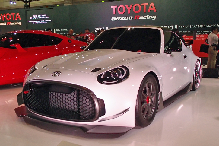 「S-FRレーシング コンセプト」。コンパクトなFRスポーツのコンセプトモデルだ。