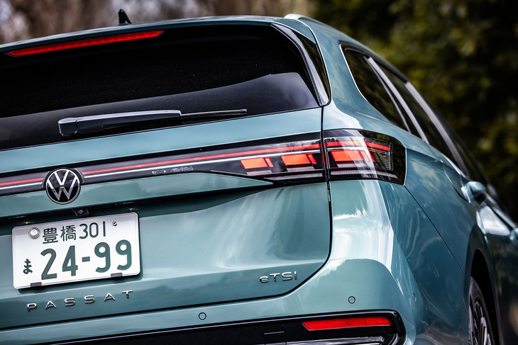 今回は1.5リッター直4に48Vマイルドハイブリッドシステムと7段DSGを組み合わせた「パサートeTSIエレガンス」に試乗した。車両本体価格は553万円。