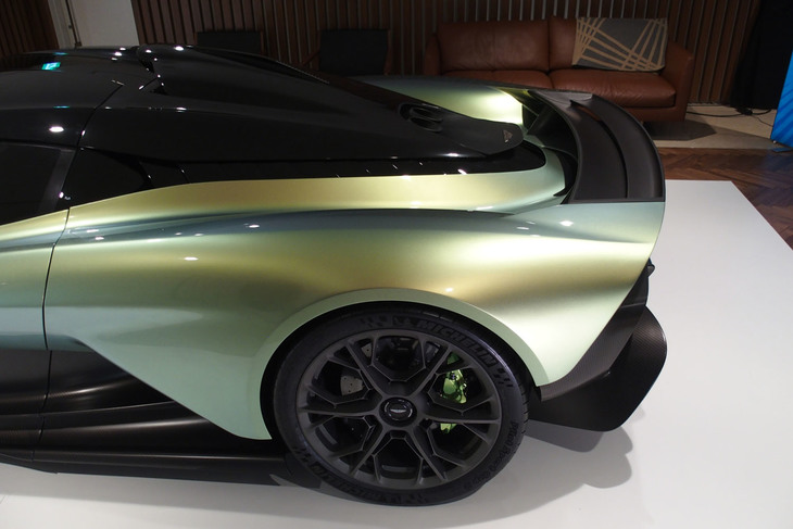 アストンマーティン・ヴァルハラ（リアフェンダー）