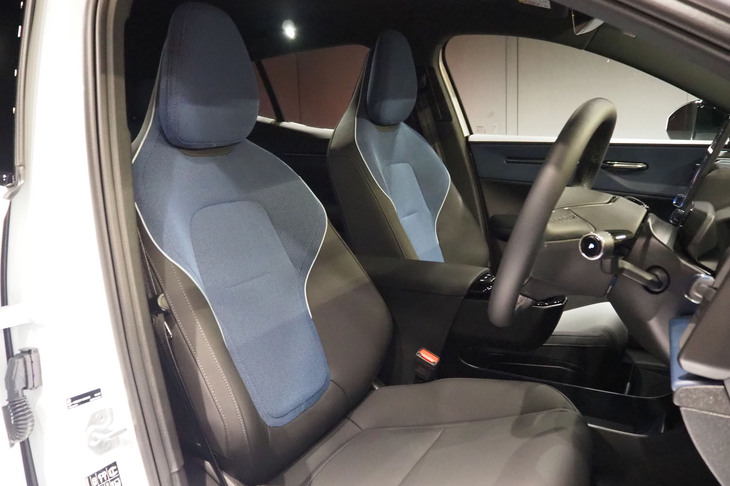 ボルボEX30プラス シングルモーター（フロントシート）