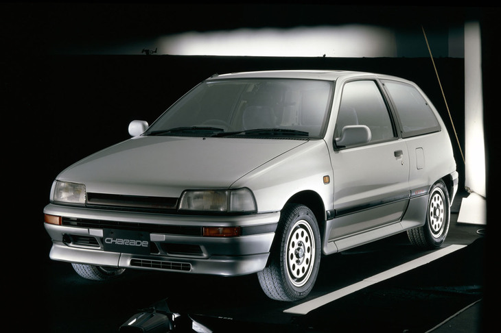 「豪情」のコピー元とされる3代目「ダイハツ・シャレード」。