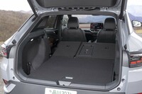 荷室の容量は543～1575リッター。