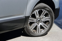 タイヤサイズは215/70R16と225/55R18を仕様に応じて設定。今回のテスト車はいずれも225/55R18で、ヨコハマのSUV用タイヤを装着していた。