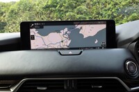 中・上位グレードに装備される12.3インチのセンターディスプレイ。新たにコネクテッドナビが採用されたほか、「Alexa（アレクサ）」による音声操作機能が搭載された。