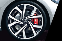 「ゴルフGTIパフォーマンス」専用の19インチアルミホイール。