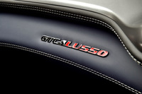 「FF」改め「GTC4ルッソ」へ。GTCは「330GTC」に、ルッソは「250GTベルリネッタ ルッソ」に由来する。車両価格は3470万円。