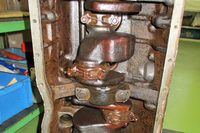 エンジン内部を見ると、コンロッドのナットにワイヤーロックが施されている。ほかにも、可動する部分の多くにワイヤーロックが施されていたが、当時のプリンスでは普通のことだったという。