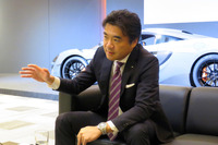 「日本ではまだマクラーレンは伸びしろがある」と言う正本氏。「これからはディーラー網の拡充やファイナンスの仕組みの整理などを進め、顧客がより安心してクルマを帰る環境を整えたい」と語った。