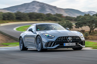 ドライブトレインは4WDの「AMG 4MATIC＋」。前後トルク配分は50：50から0：100の間でシームレスに変わる。