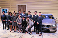 CS-VESC 2019の上位入賞者。彼らにはスウェーデン・ボルボ本社での研修旅行が贈られた。