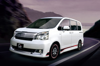 トヨタ、ノア／ヴォクシーG'sのシートを手直し