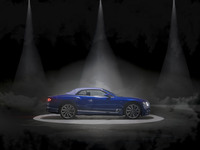 全7種類のソフトトップを設定。ブラックやブルー、クラレット、グレーなどのほか、英国の伝統的なツイード模様も用意されている。