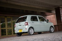 奇をてらったところのないシンプルなスタイリングは、デザイン性に加え、運転のしやすさにも配慮したものとなっている。