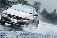 ボルボV40クロスカントリー T5 AWD（4WD/6AT）【試乗記】の画像