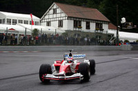 トヨタは、オリヴィエ・パニスが改良版「TF104B」による初ポイントを獲得した。（写真＝トヨタ自動車）