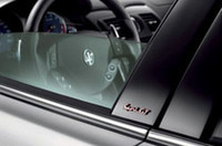 
	【写真上】クアトロポルテ エグゼクティブ GT
	【写真下】クアトロポルテ スポーツ GT
	 