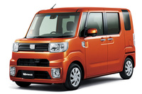 黒いフロントガーニッシュが用いられた「D“SA II”」。