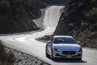 同じエンジンを搭載する「クアトロポルテ」に対し、「ギブリ ディーゼル」にはよりスポーティーな音を発するエキゾーストシステムが採用されている。
    