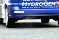 
	マフラーから水蒸気を吹き出しているのが、おわかりいただけるだろうか？　特に加速時は、勢いがよかった。
	 