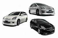 
	【写真上】（左）エアロツアラー （右）ストリートビレット
	【写真下】（左）GIALLAバージョン （右上）DAMDバージョン （右下）WALDバージョン
	 