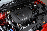 最高出力92ps、最大トルク12.3kgmを発生する1.3リッター直4エンジン。燃費は、FFのAT車で24.6km/リッター、MT車で21.8km/リッター（ともにJC08モード）。
    