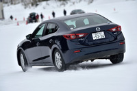 マツダ・アクセラセダン15S