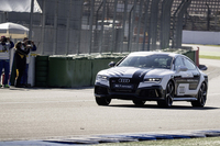 ホッケンハイムサーキットを行く「アウディRS ７」自動運転コンセプトカー。