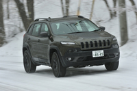 「ウォーリアー」（戦士）の車名は、ネイティブアメリカンの一部族である、チェロキー族の勇敢な戦士にちなんでいるとのこと。
    