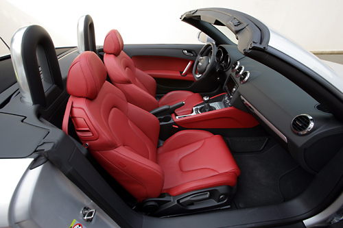 アウディTTロードスター2.0TFSI（FF/2ペダル6MT）【海外試乗記