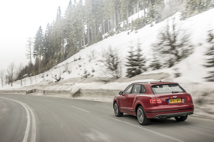 日本でのデリバリーは2018年秋からの予定。車両価格は1994万6000円。