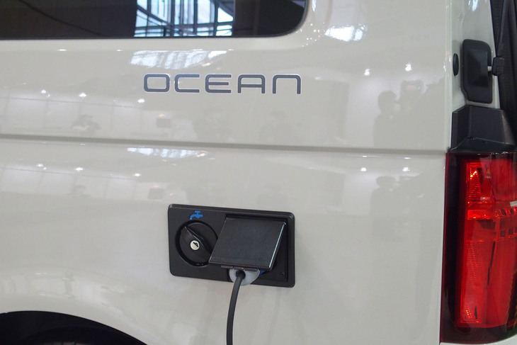 フォルクスワーゲンT6.1カリフォルニア オーシャン（2022年）／VW GAKUYA＆BLAZE CUT