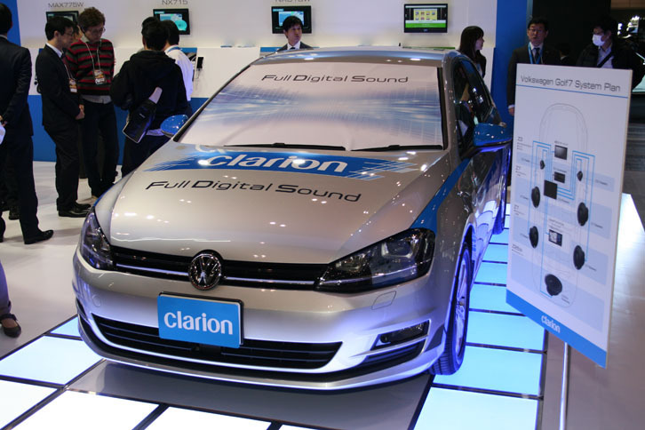 デモカーの「フォルクスワーゲン・ゴルフ」。