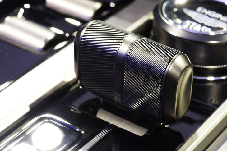 アストンマーティン・ヴァンキッシュ ヴォランテ（シフトセレクター）