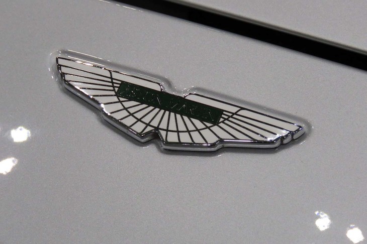 アストンマーティンV12ヴァンキッシュ（2004年）／MOTOR Logic Company