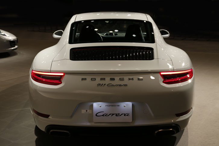 ポルシェ911カレラ（7MT）