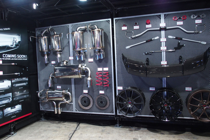 スバルブースの展示物。