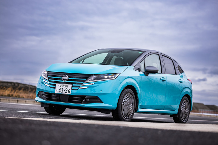 2024年1月に発売された「日産ノート」のマイナーチェンジモデル。フロントとリアセクションのデザインを変更したうえで、機能の充実や使い勝手の向上が図られた。