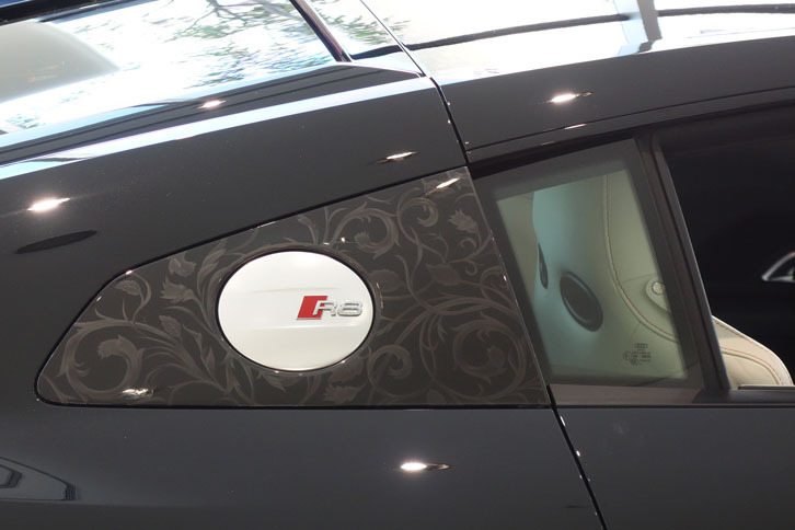 ボディーのいたるところに唐草模様が施される。この模様はルシス王国では「守護装飾」とされているのだ。