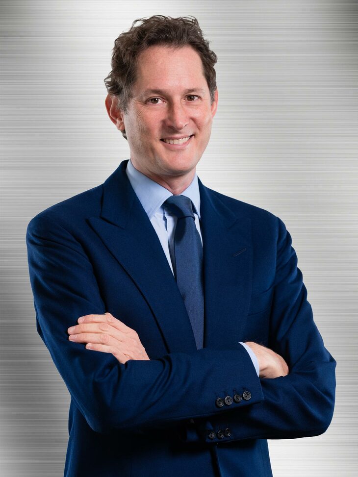 ステランティスのジョン・エルカン会長。2010年にルカ・ディ・モンテゼーモロ氏からフィアット会長の座を引き継ぎ、以来FCA、ステランティスと会長職にあり続けている。最近では、「欧州にも、日本の軽自動車に相当する車両を導入するべき」と提案し、話題を呼んだ。