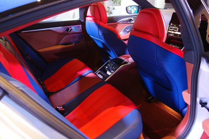 THE 8 X JEFF KOONS（インテリア）