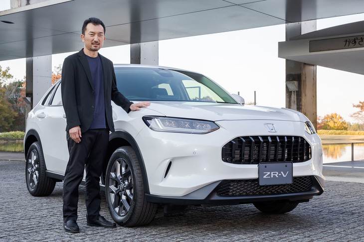 エクステリアデザインを担当した本田技術研究所の田村敬寿さんは、2000年の入社。初代「ヴェゼル」のマイナーチェンジや中国専用SUV「ブリーズ」などでエクステリアデザインのプロジェクトリーダーを務めた。