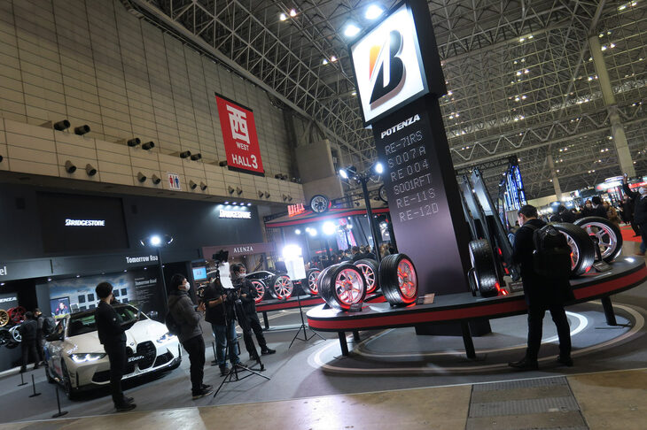 ブリヂストンの出展ブースの様子。