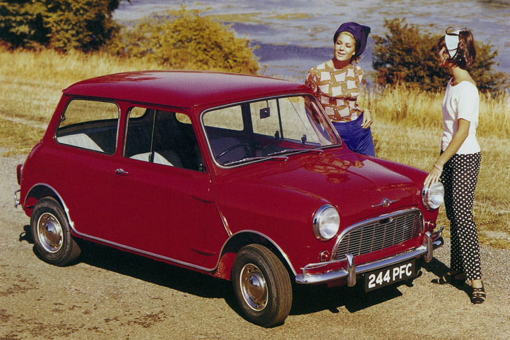 1959年の誕生から、実に41年もの長きにわたり愛され続けた英国を代表するコンパクトカー「Mini」。BMCグループが1959年にモーリスとオースチンの両ブランドで送り出した。写真は「モーリス・ミニ」。