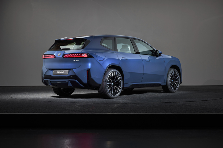 新型の発売は欧州各国では2026年春、アメリカでは2026年夏の予定。2027年までに「ノイエクラッセ」の流れをくむニューモデルが40種以上デビューするという。