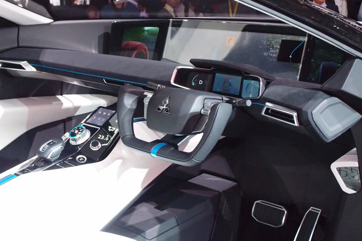 三菱e-エボリューションコンセプト（コックピット周辺部）