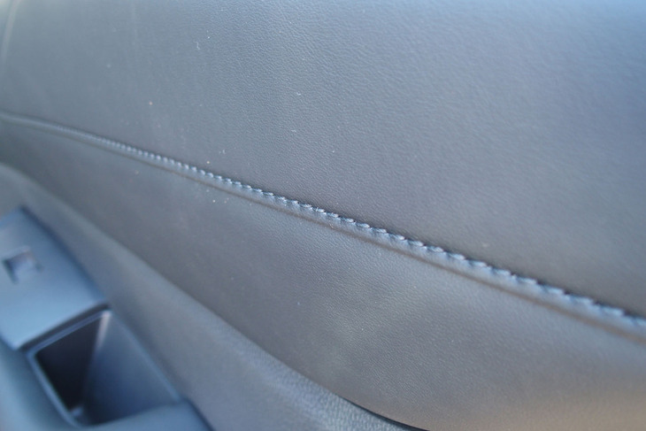 ホンダWR-V Z＋ブラックスタイル（ドアインナーパネル）